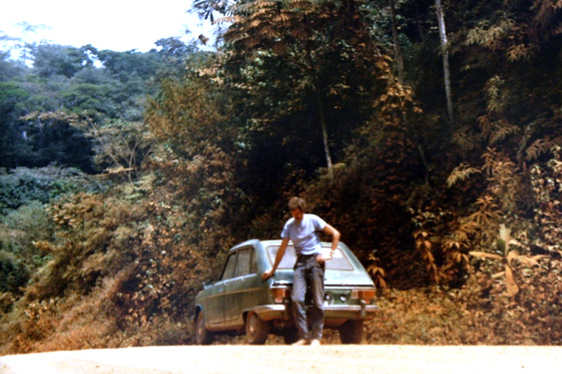 Mit dem Renault 16 durch Kamerun (© Detlev Saat)